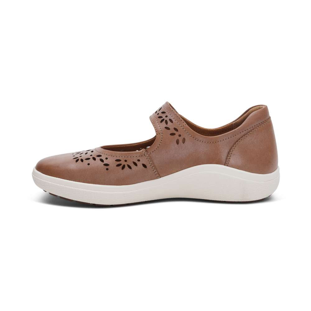 Erica Casual Sneakers - Tan