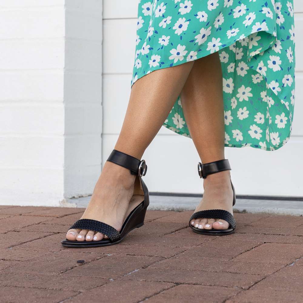 Nasia Wedge Sandal - Black