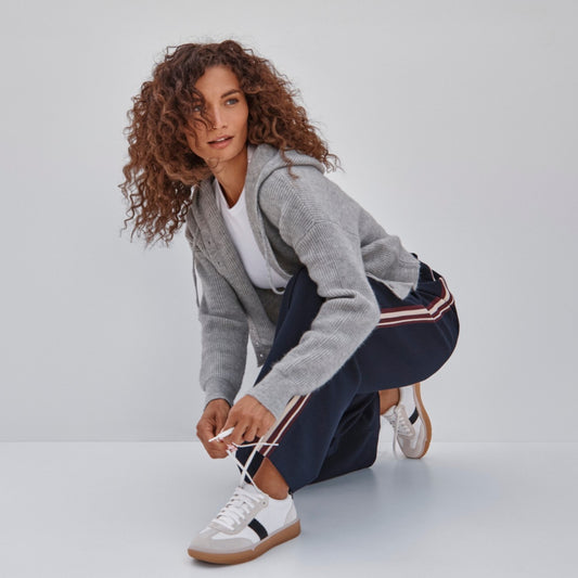 Lifestyle image for City Walk Casual Sneaker - Black/White