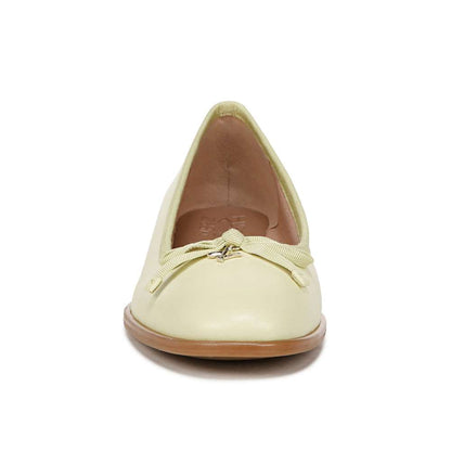 Essential Flat - Pale Lime